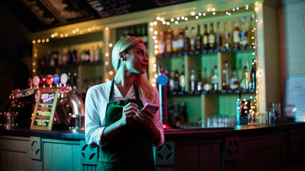 04-waitress-writing-down-order